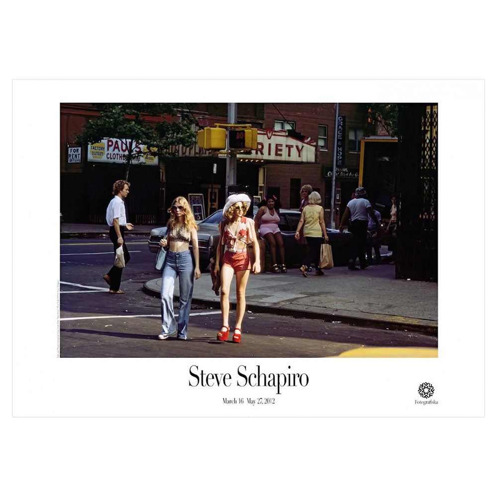Steve Schapiro - Jodie and Her Friend Crossing the Street in the