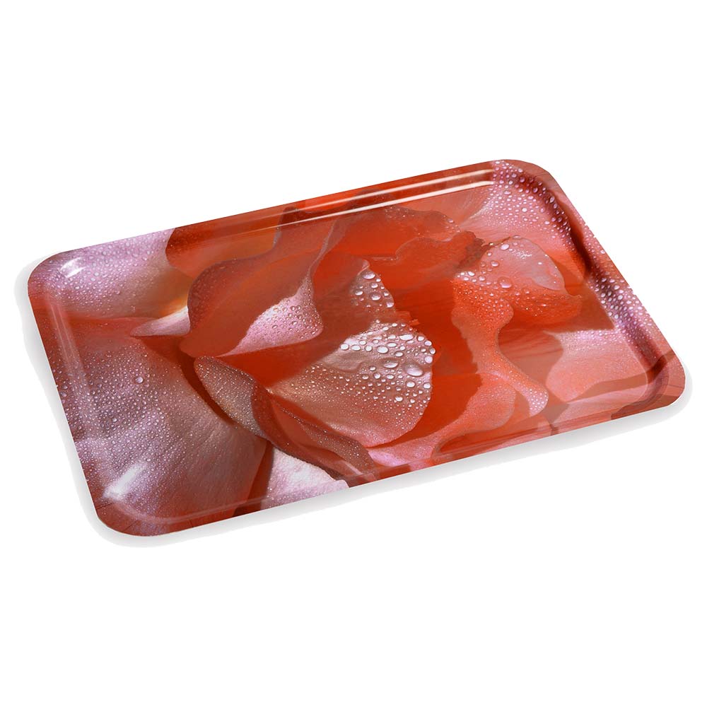Springy tray with different shades of red and patterns.