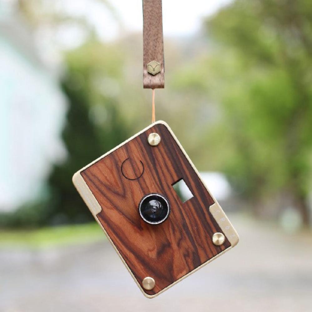 18 MP CROZ Vintage Camera Set, back, by Papershoot