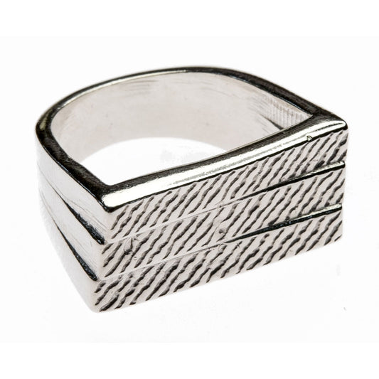 Elegantly designed bold silver ring.