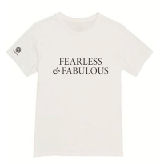 White kids t-shirt with "Fearless & fabulous" in black with Fotografiska logo on right sleeve.